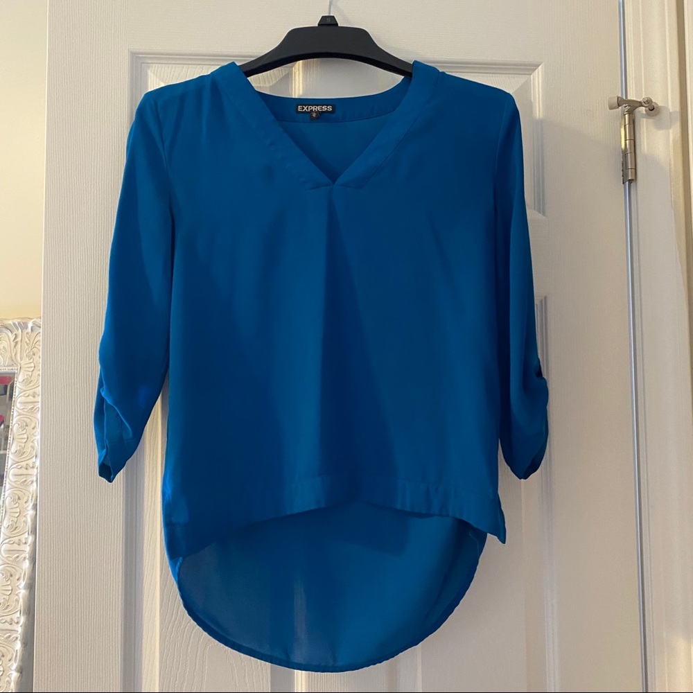 ✨2 FOR $10✨ Blue Express flowy shirt